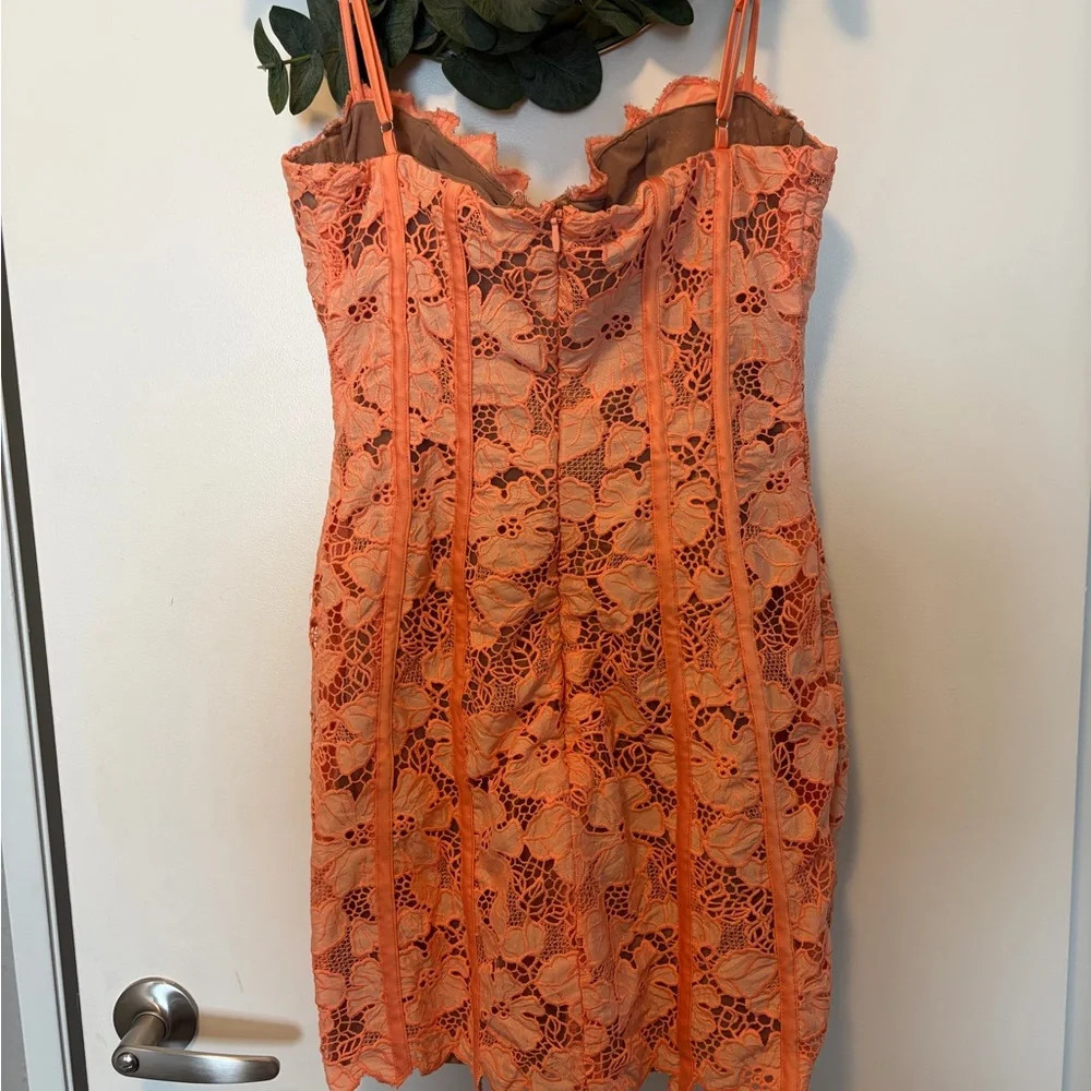 House of CB Ilayda Lace Dress in Orange NWT M Tall Fuller Bust - Picture 4 of 5